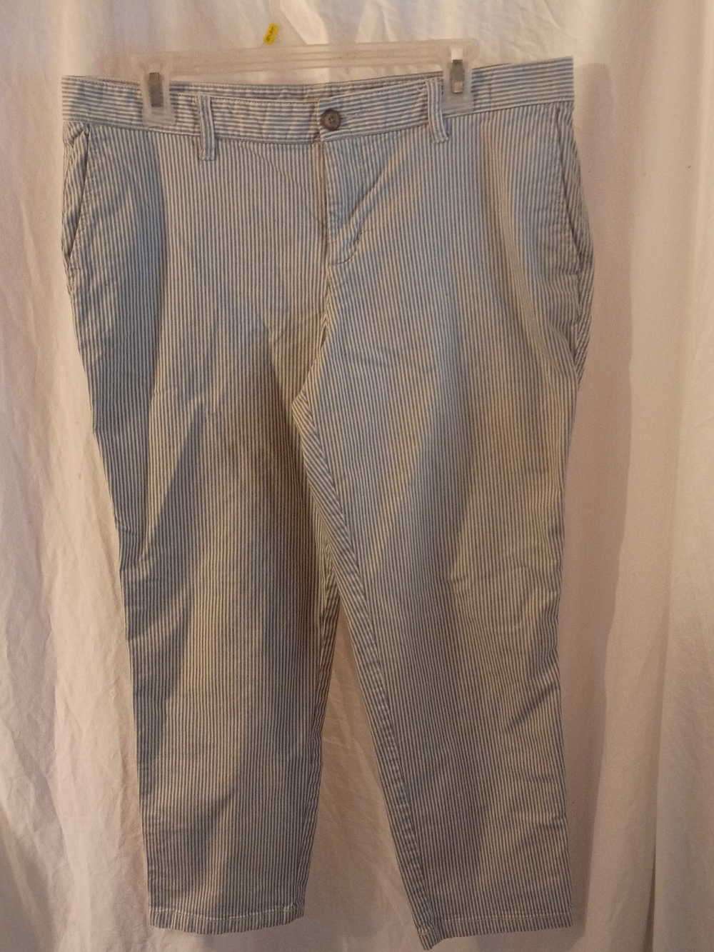 GAP Women's Blue & White Pinstripe Cropped Pants Size 12